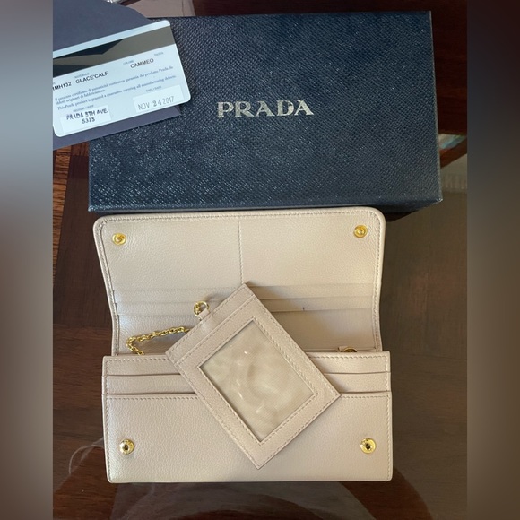 Prada Wallet - Picture 2 of 4